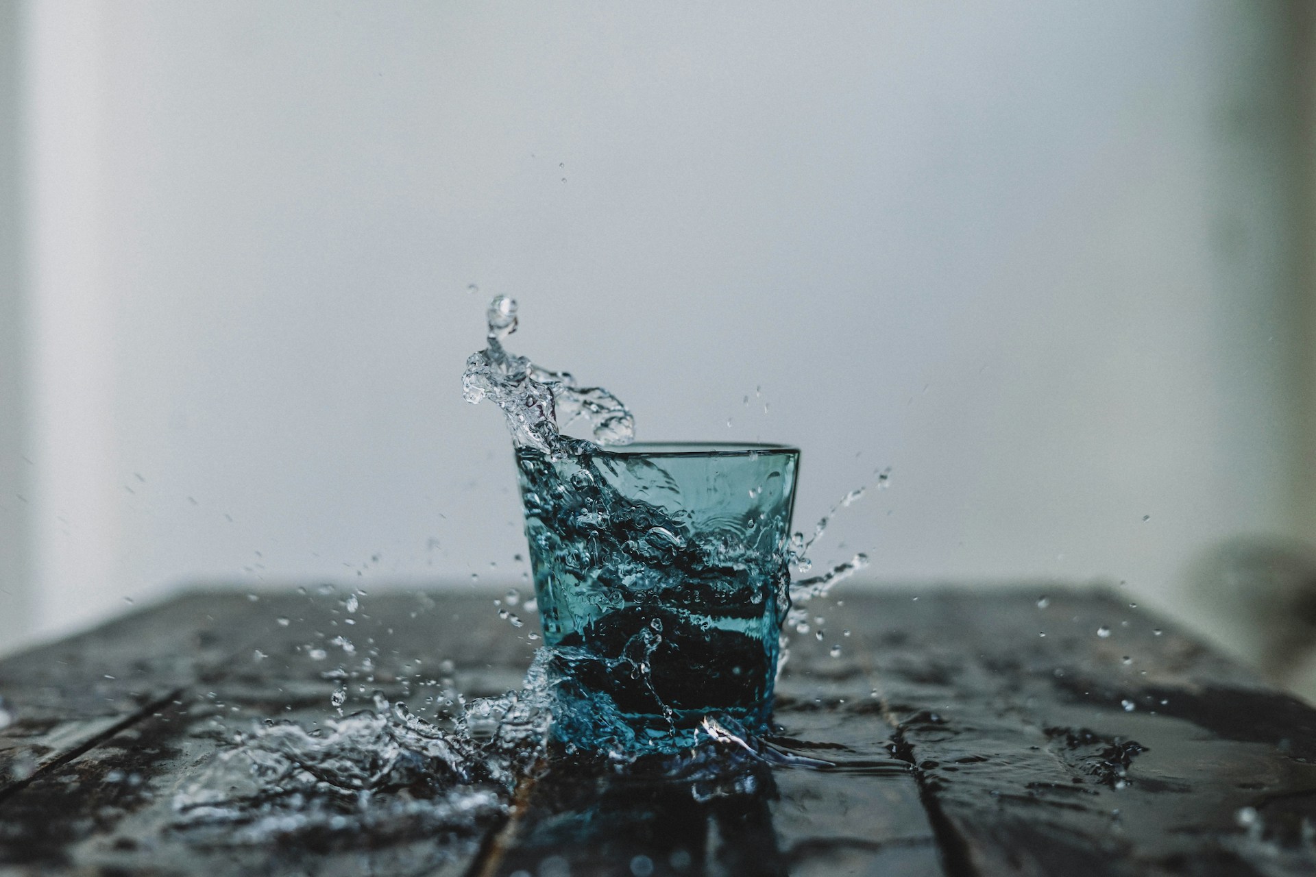 Das Glas Wasser – Erst für dich, dann für andere